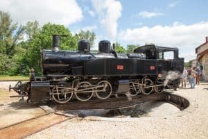 retournement de la locomotive en gare de Lamastre